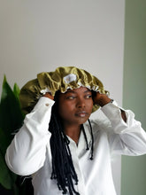 Lade das Bild in den Galerie-Viewer, Mudia Satin Hair Bonnet